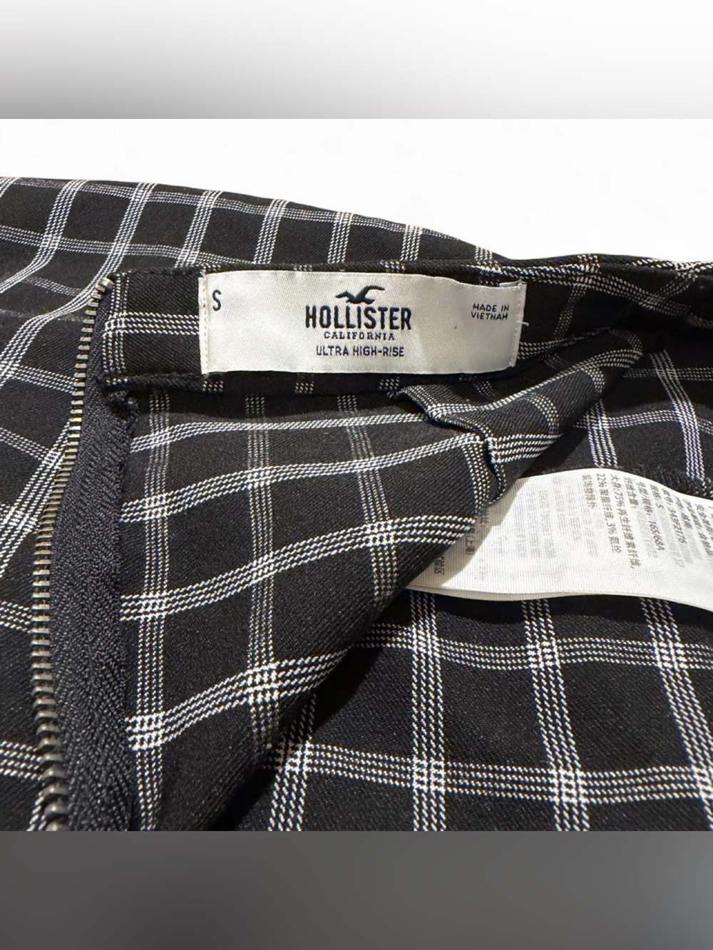 Hollister Black Plaid Mini Skirt - Picture 3 of 3
